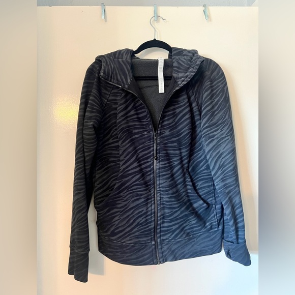 Lululemon Scuba Hoodie- Rare Color - Picture 1 of 3